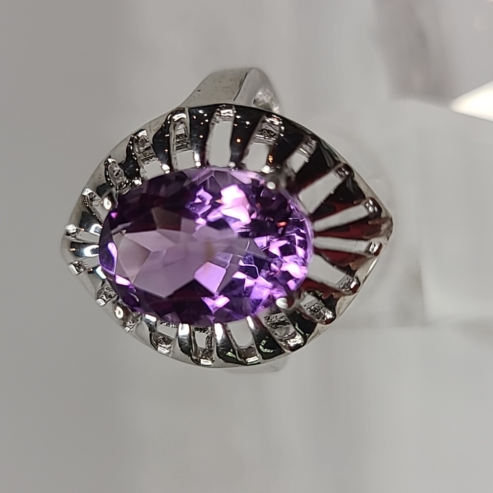 Amethyst Oval cut Ring